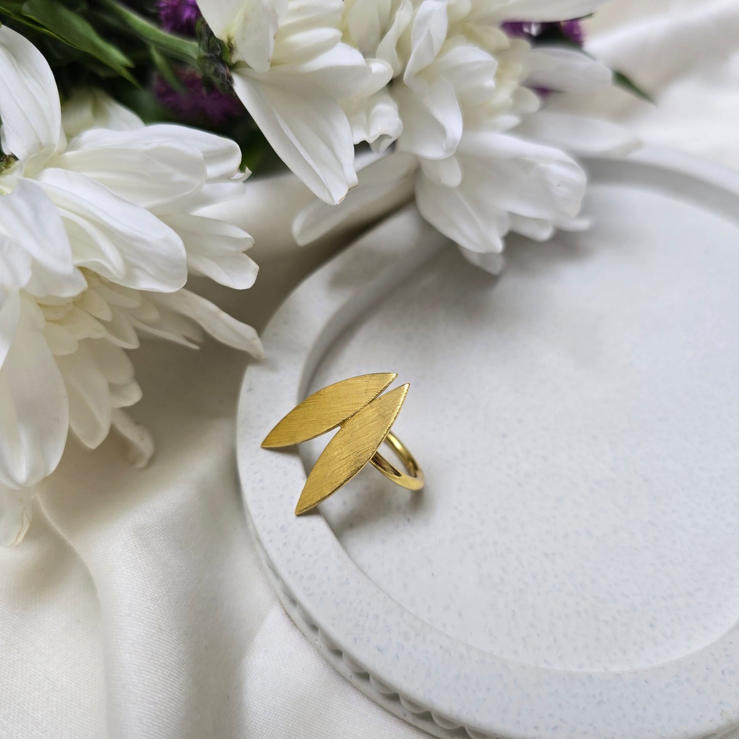 leaf shaped open ring