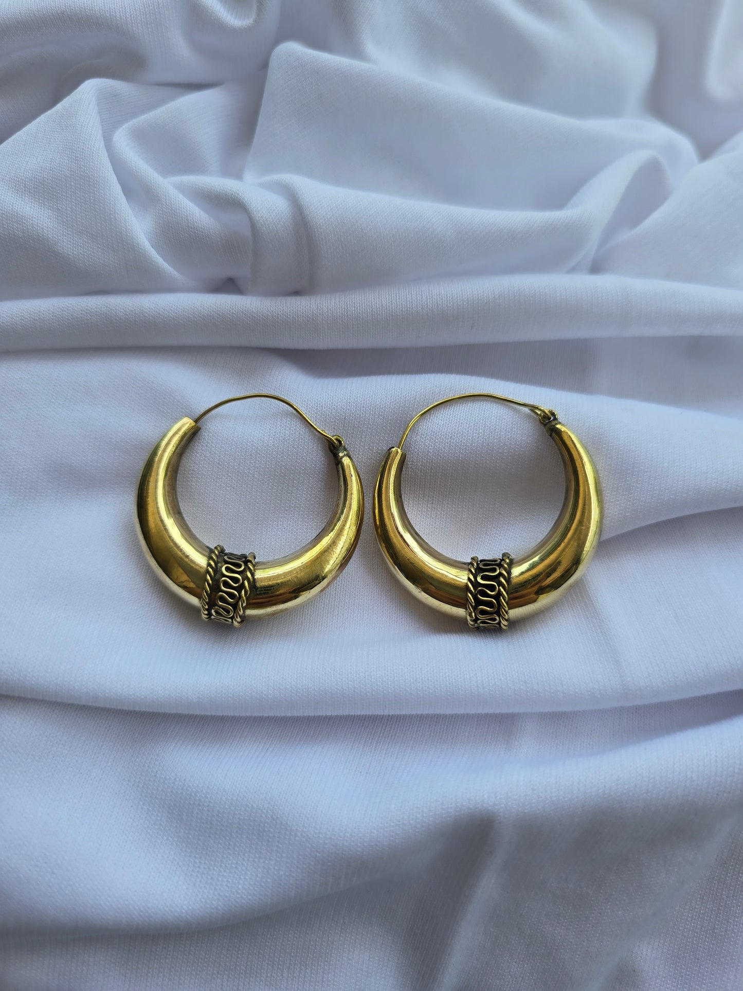 Hannah hoops - brass