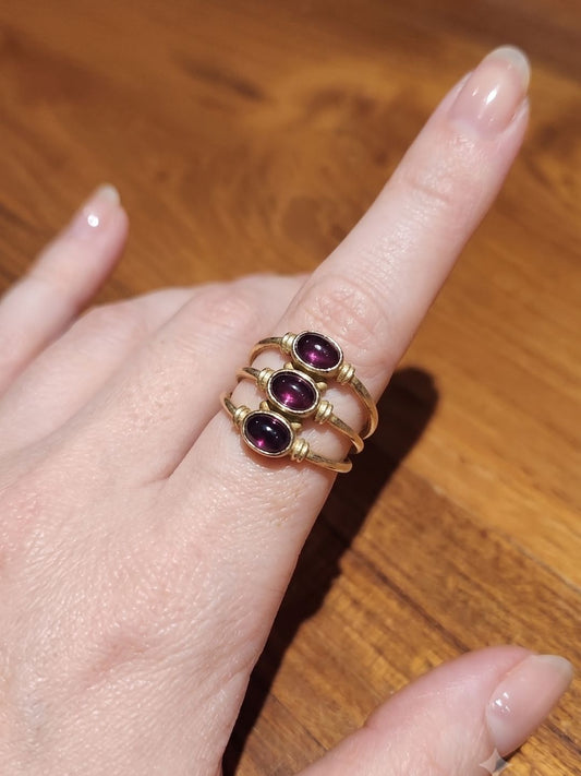 Trio ring - Garnet