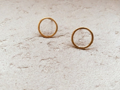 Hammered circular studs