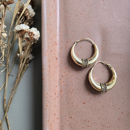 Hannah hoops - brass