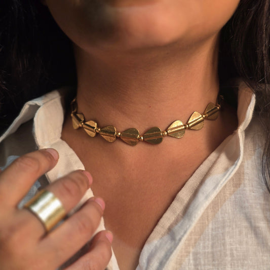 Folia Heart Choker