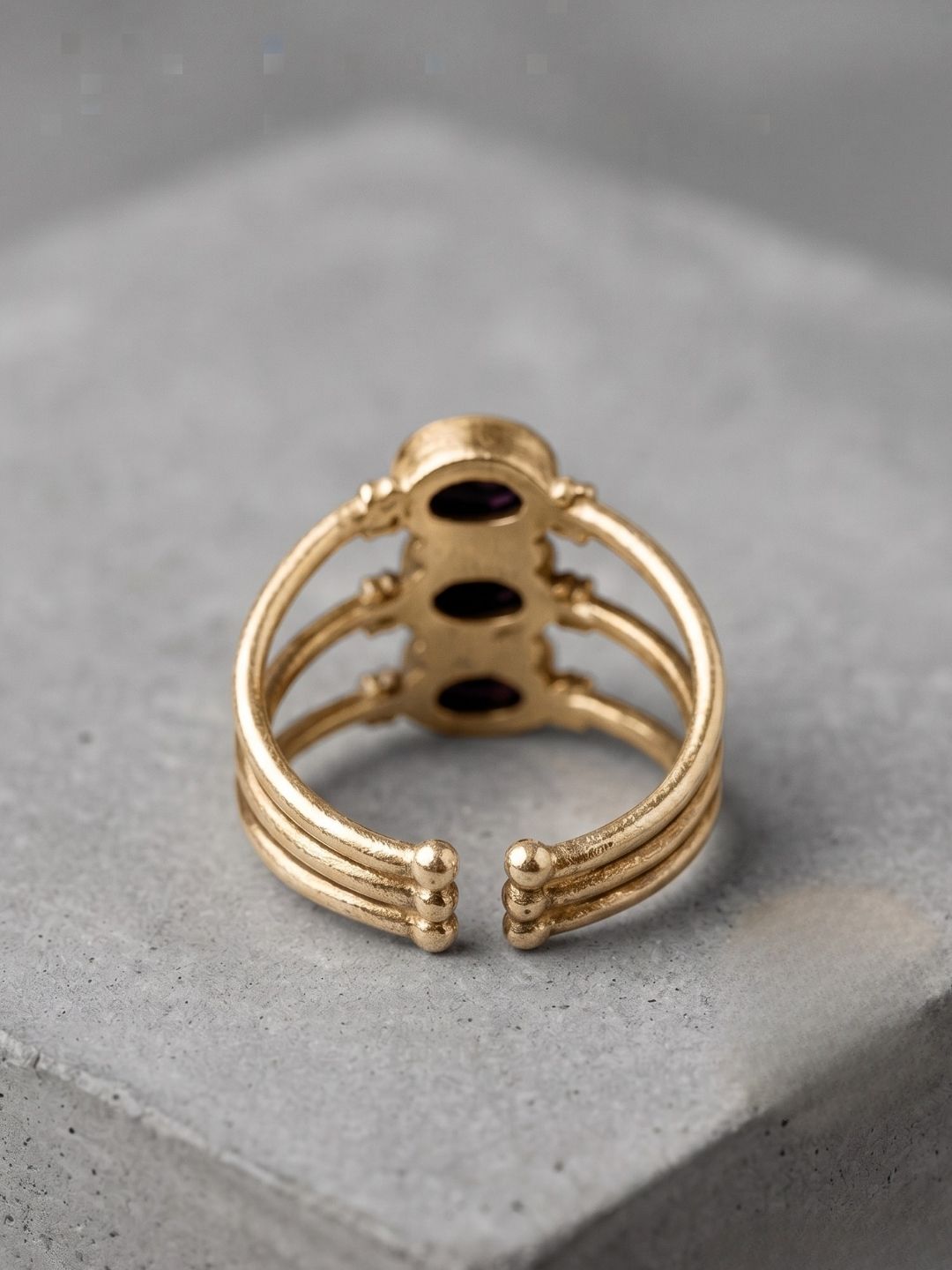 Trio ring - Garnet