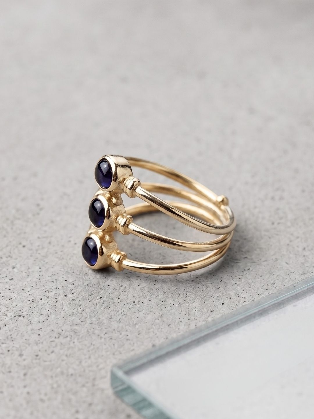 Trio ring - Garnet