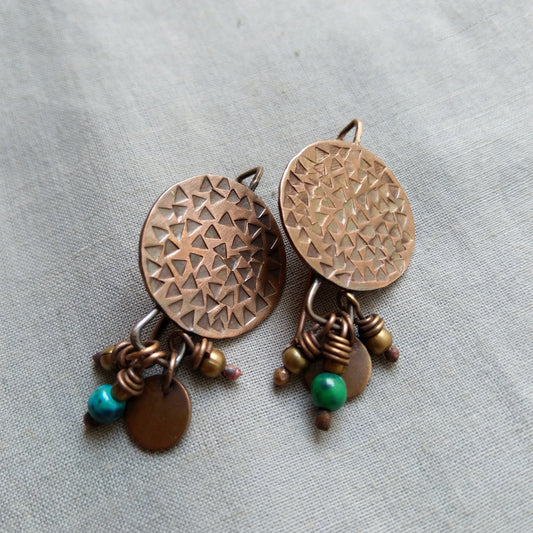 Circular copper disc earrings with danglings