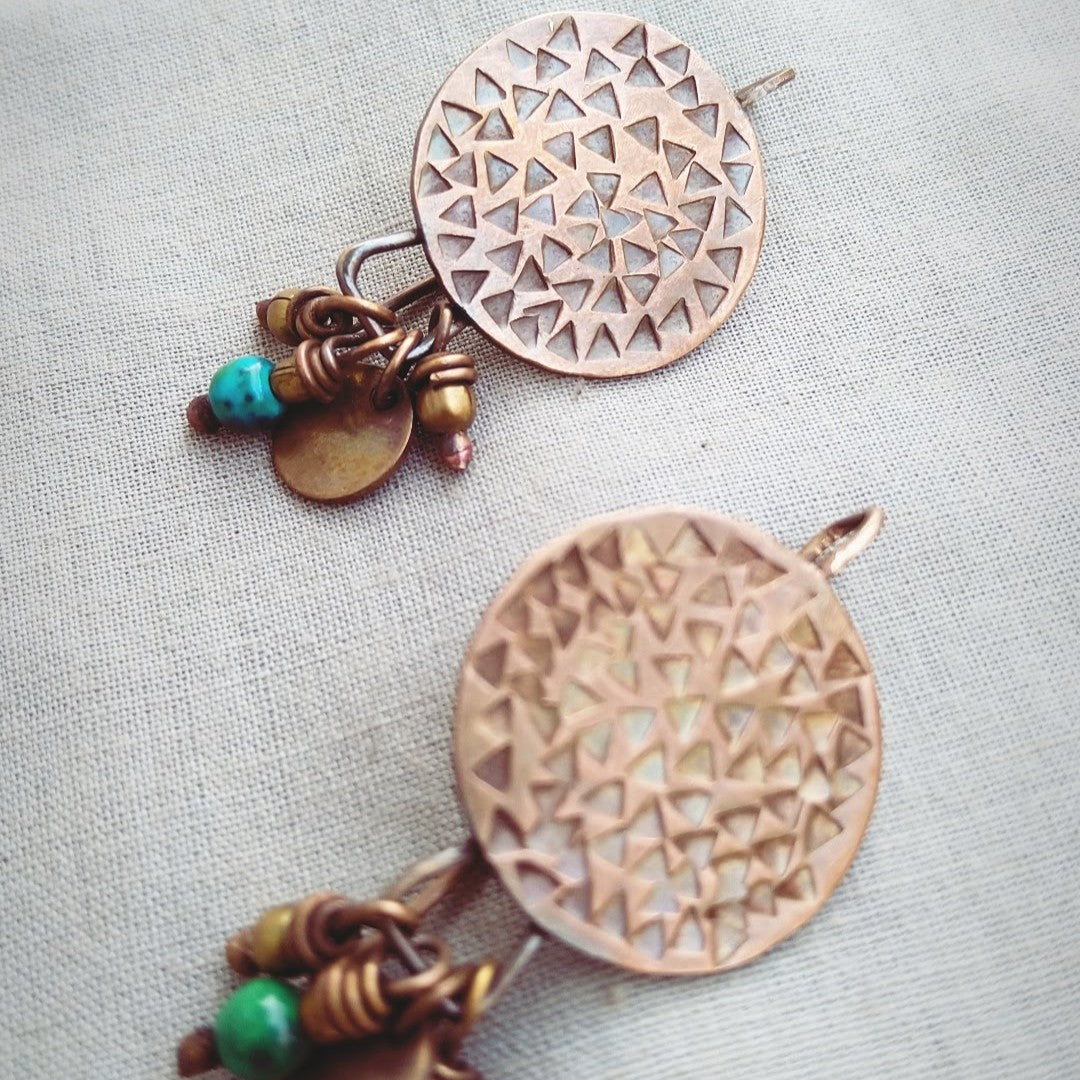 Circular copper disc earrings with danglings
