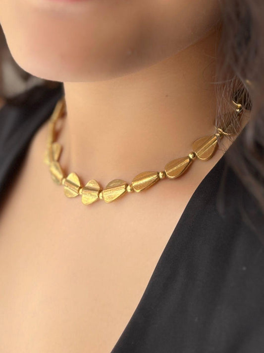 Folia Heart Choker