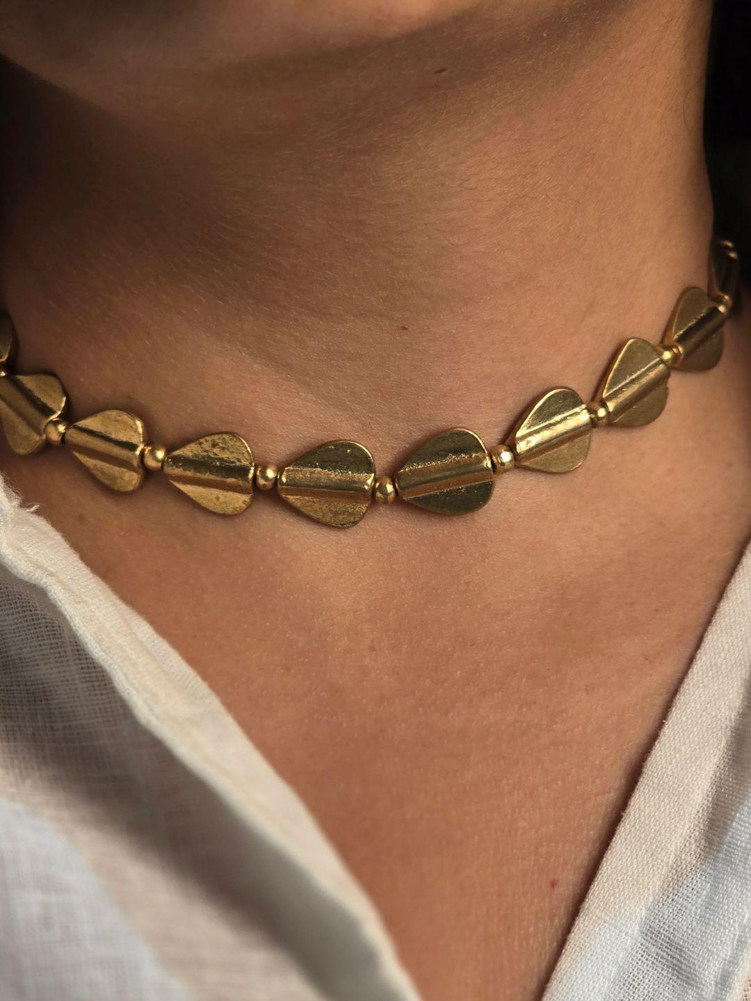 Folia Heart Choker