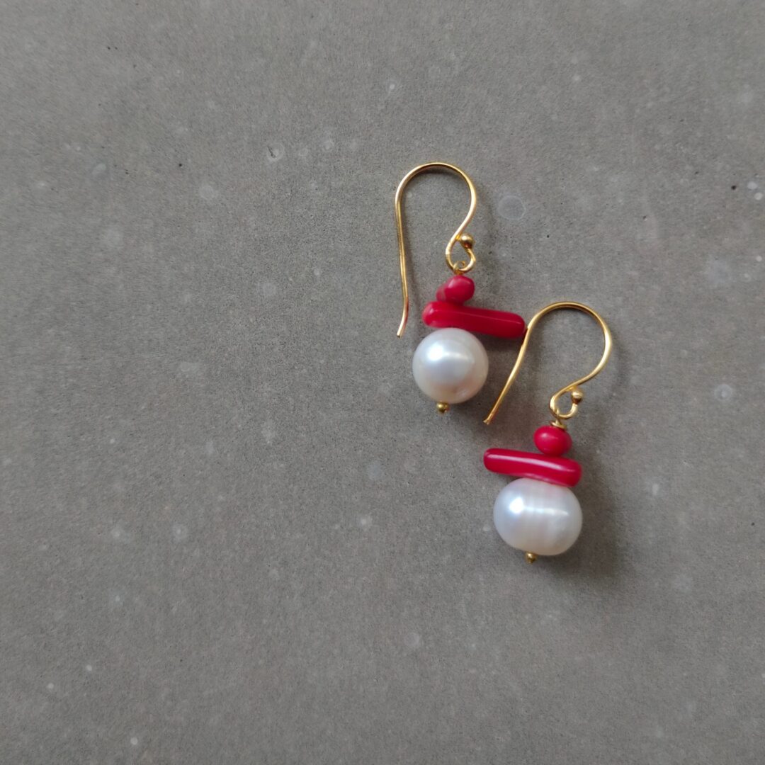 Petite earrings - coral & pearl