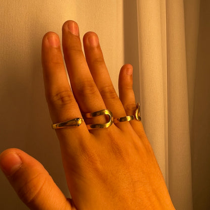The Four-Finger Snake Ring