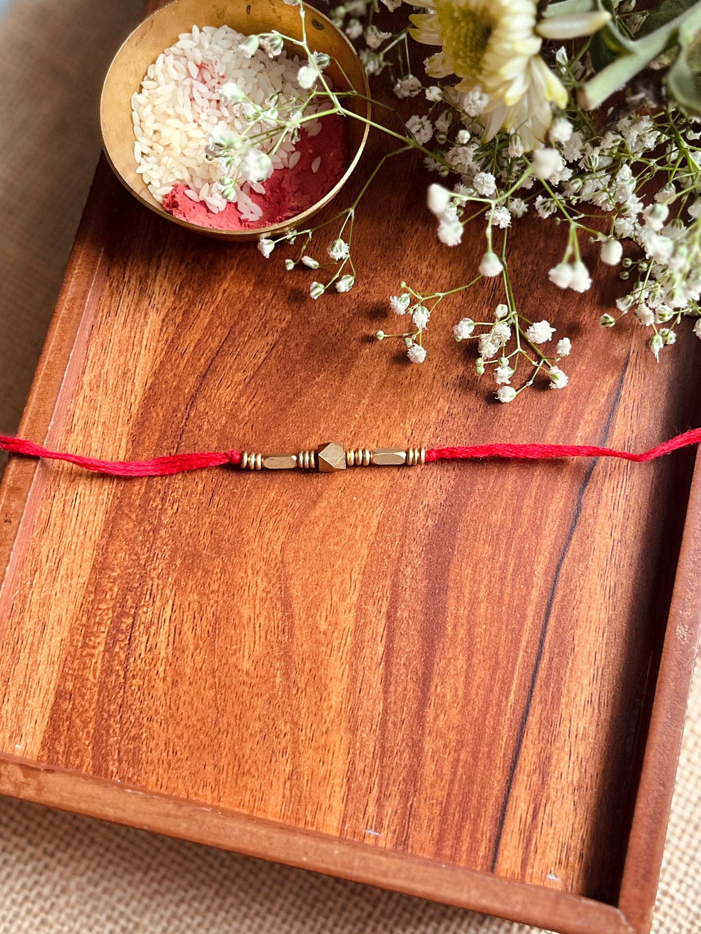 Aakar Rakhi