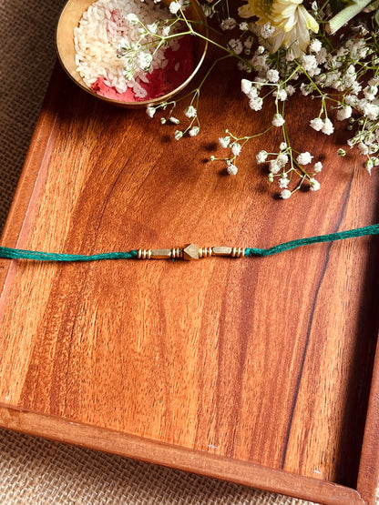 Aakar Rakhi