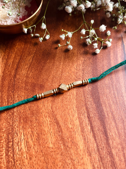 Aakar Rakhi