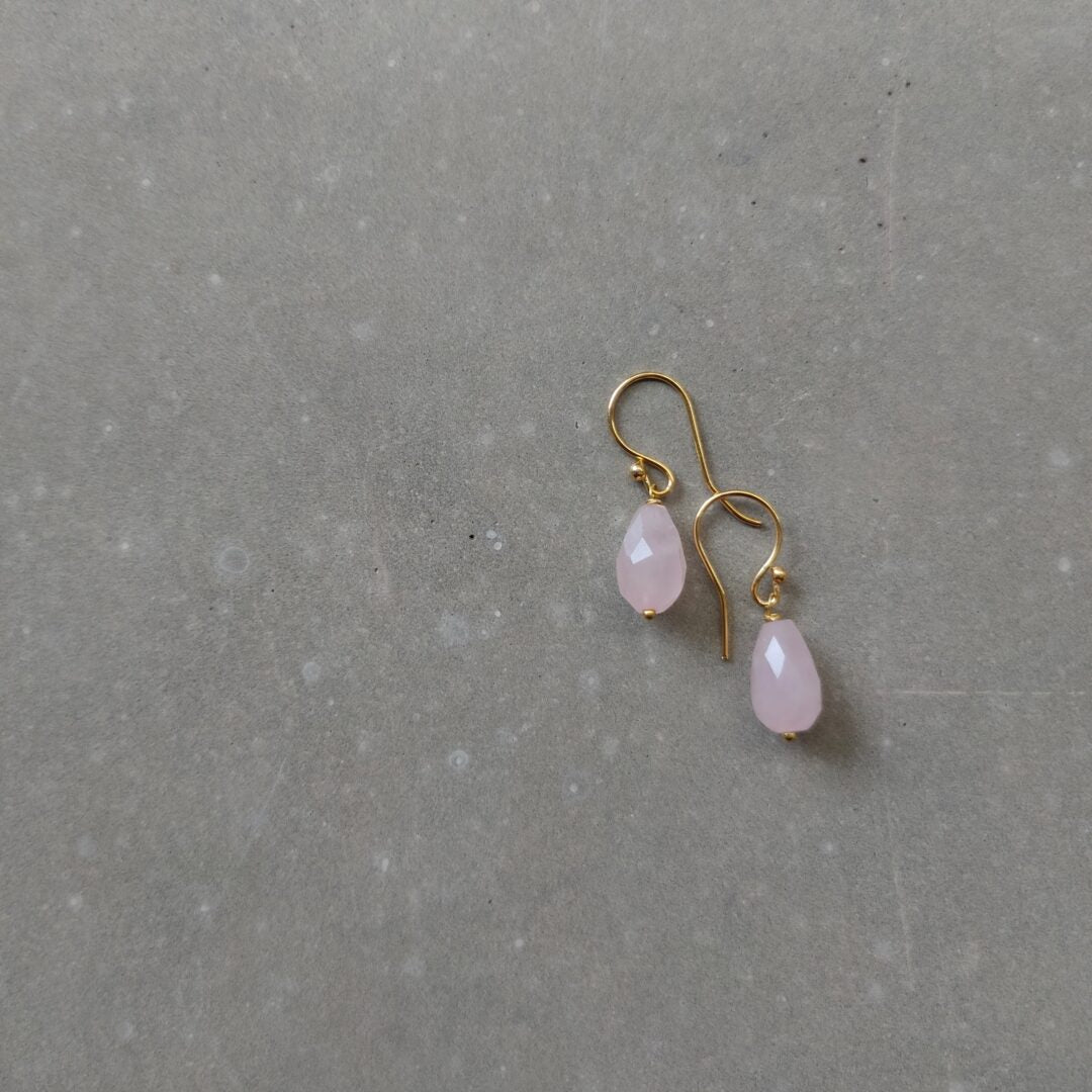 Petite earrings - rose quartz