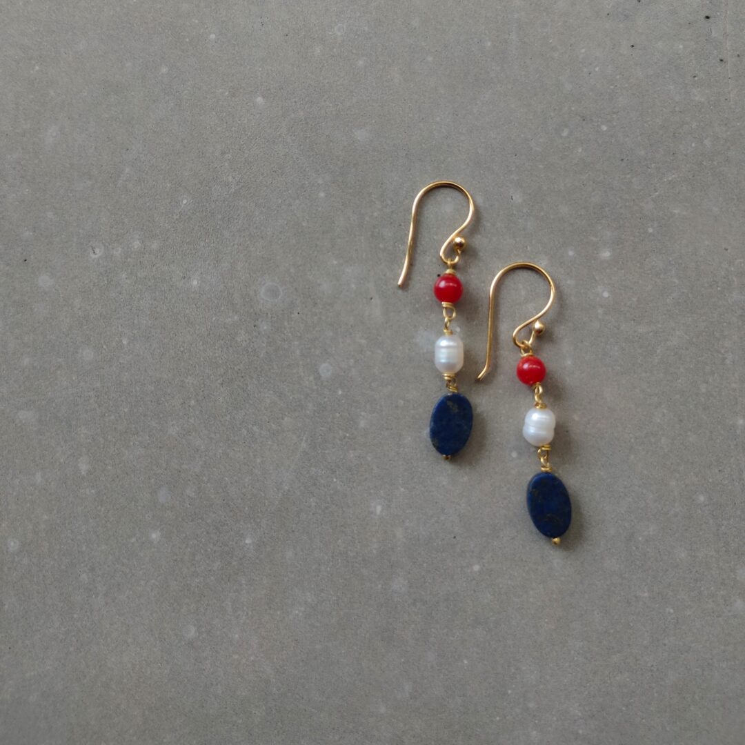 Petite earrings - lapis