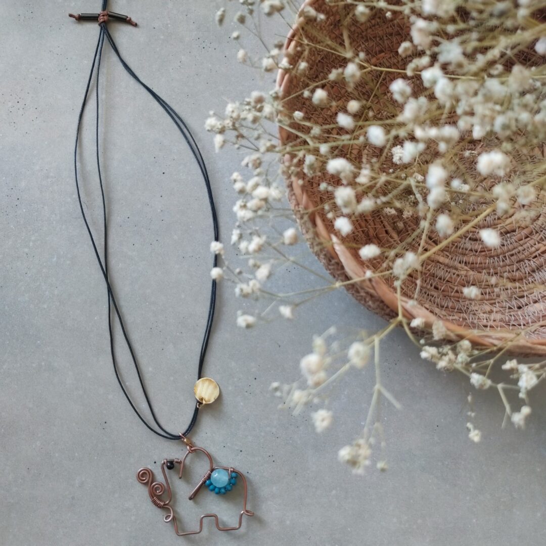 Ellie, the elephant necklace - Aqua