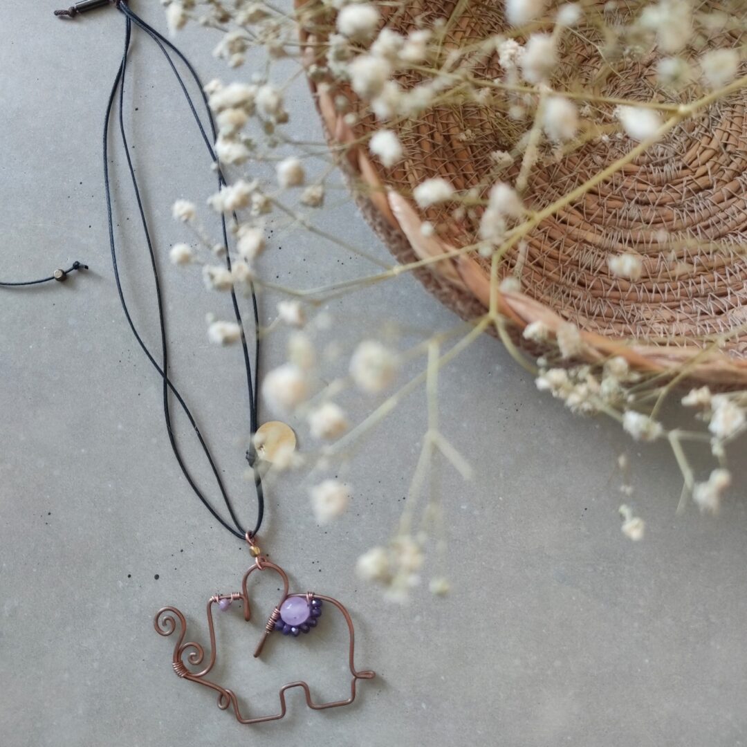 Ellie, the elephant necklace - Lilac