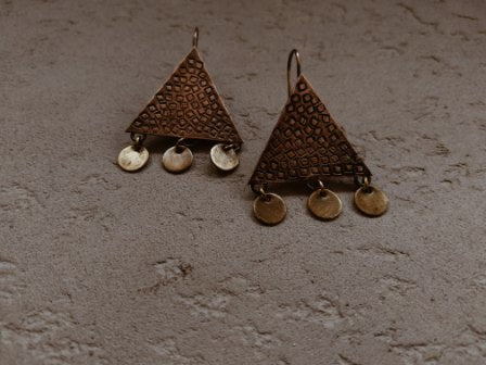 Triangular copper earrings with square texture