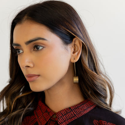 Textured circle earhooks