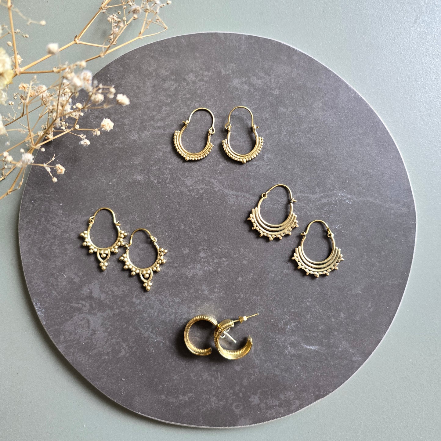 Timeless brass hoops combo