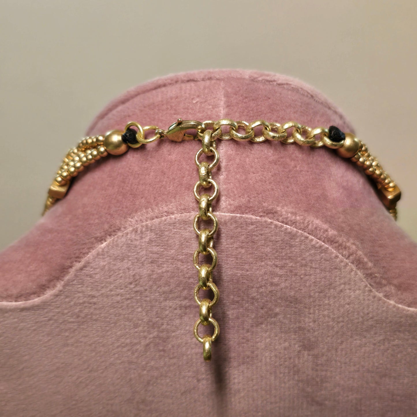 Kanak choker necklace