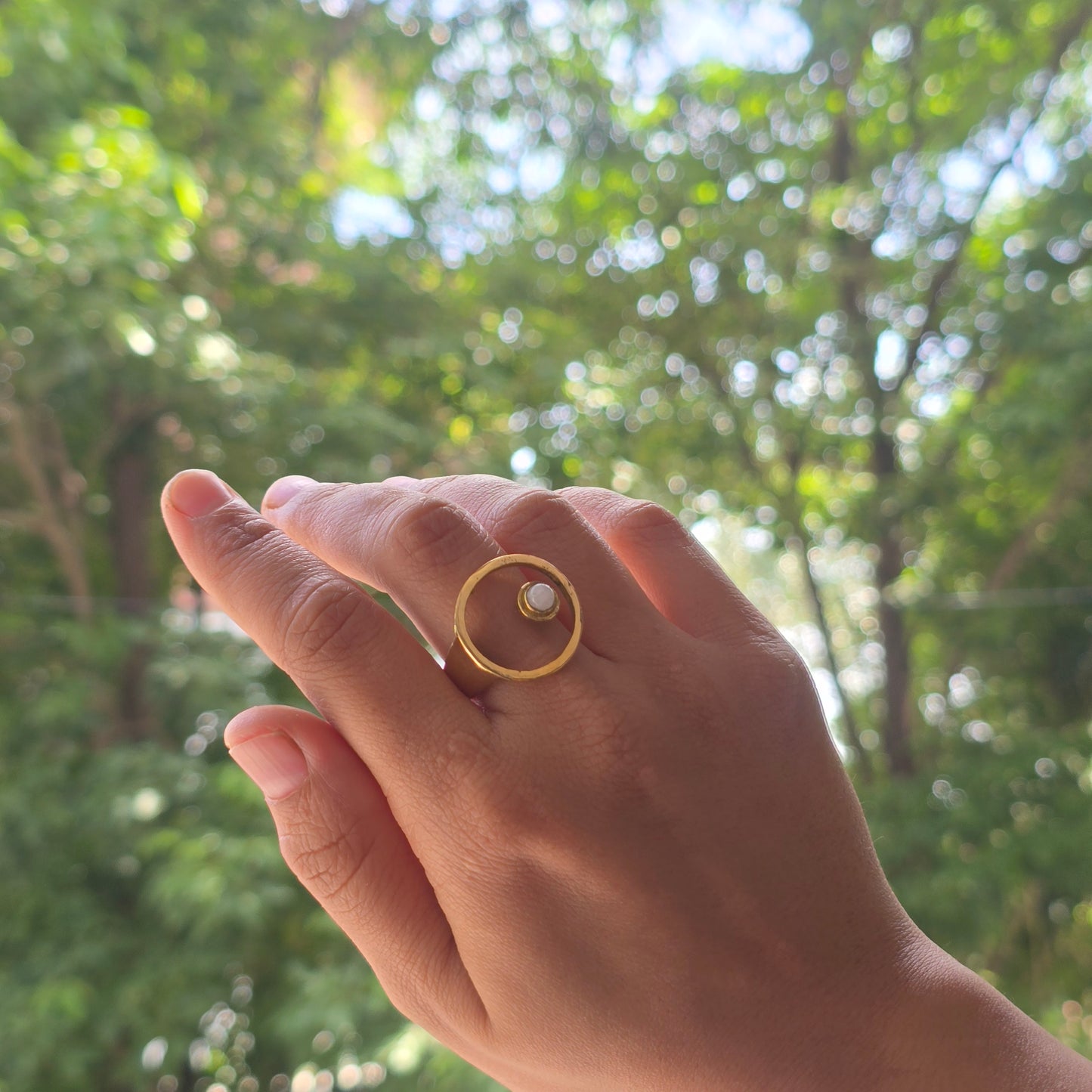 Circle ring - moonstone