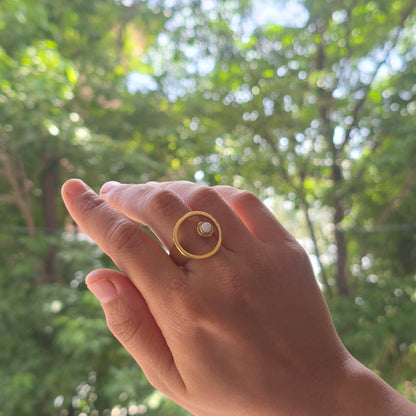 Circle ring - moonstone