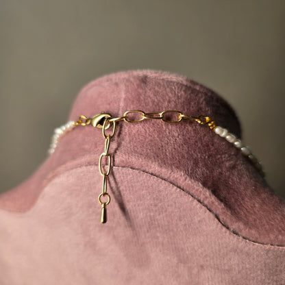Dainty pearl necklace