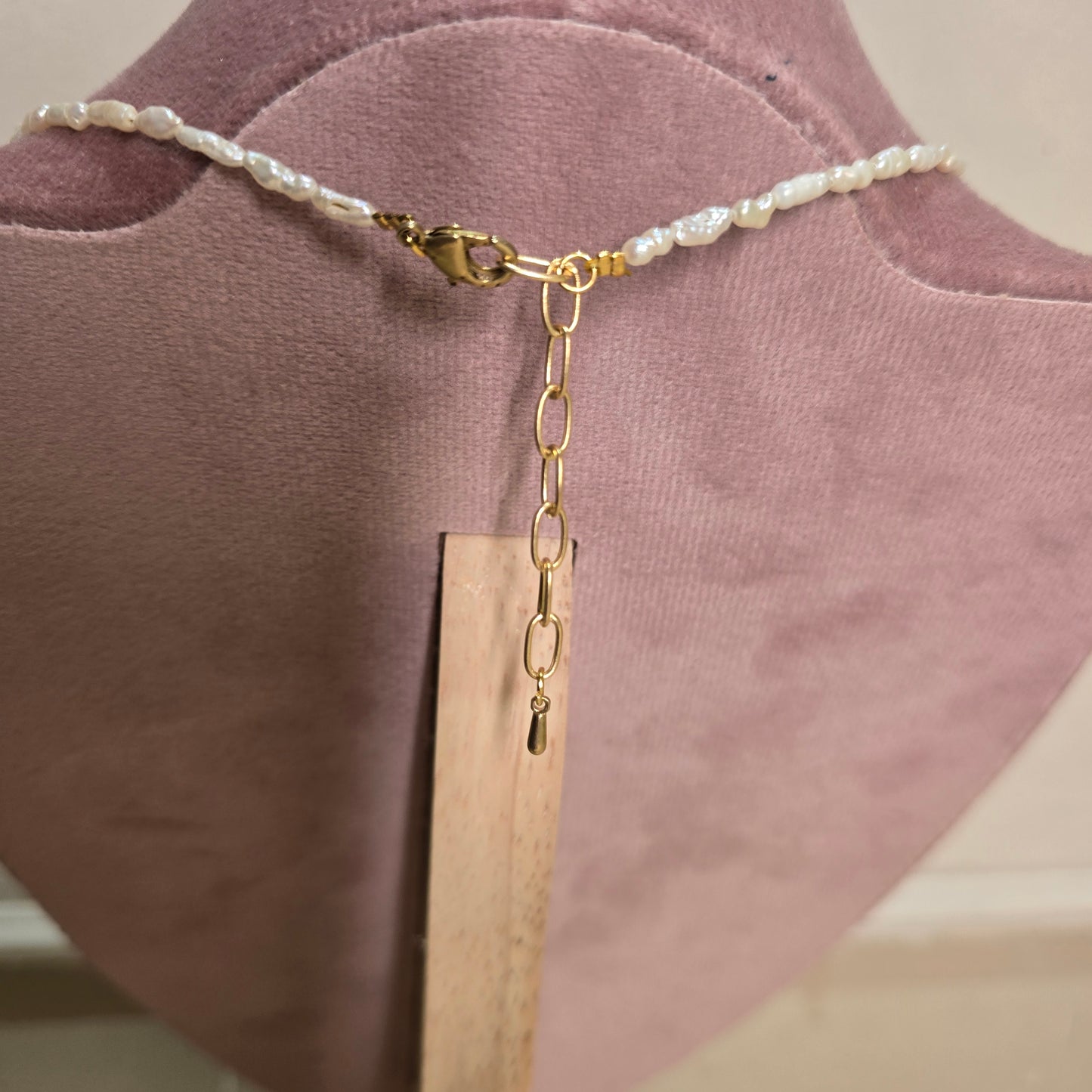Dainty pearl necklace