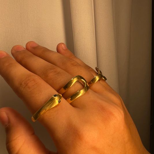The Four-Finger Snake Ring